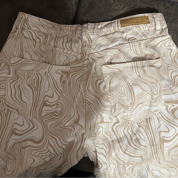 Swirl Mom Jeans - Picture 3 of 6